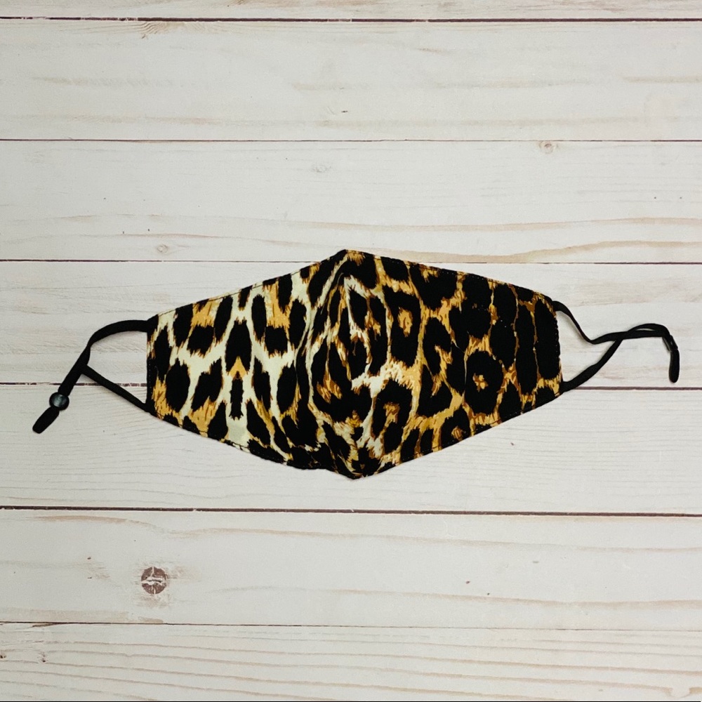 🔥3/$20🔥Leopard Print Adjustable Face Mask - Picture 3 of 7